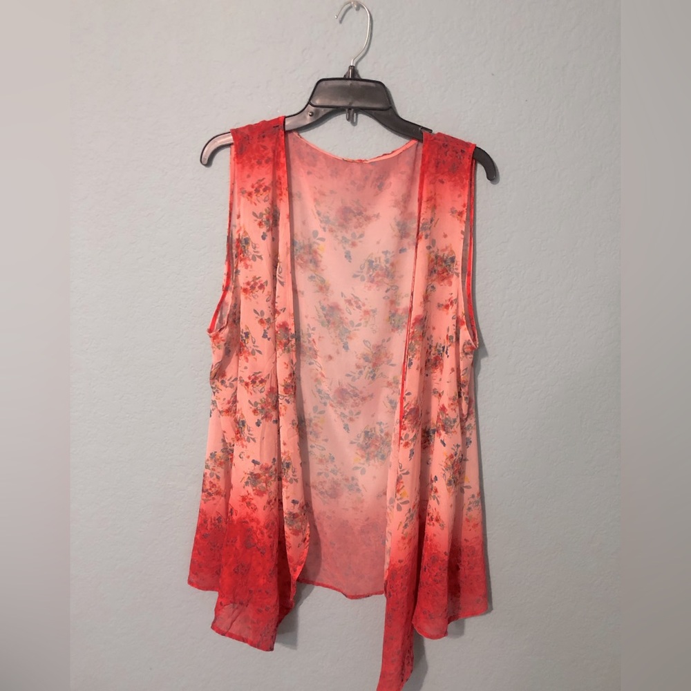 Flower Cardigan W/O Sleeves. Rosy Pink Color, no tears or issues.